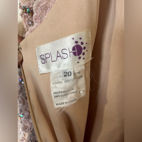 Beautiful Gown - Picture 3 of 4